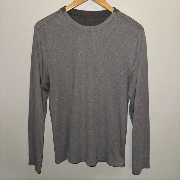 Lululemon Men’s Long Sleeve Crewneck Gray Shirt Size Medium - Picture 1 of 8